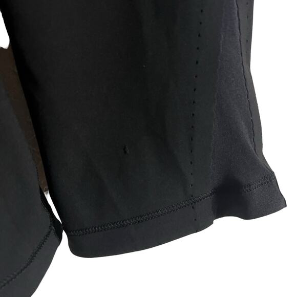 Lululemon Black Capri Cropped Mesh Inset Athletic Yoga Leggings Size 4 - Picture 6 of 8